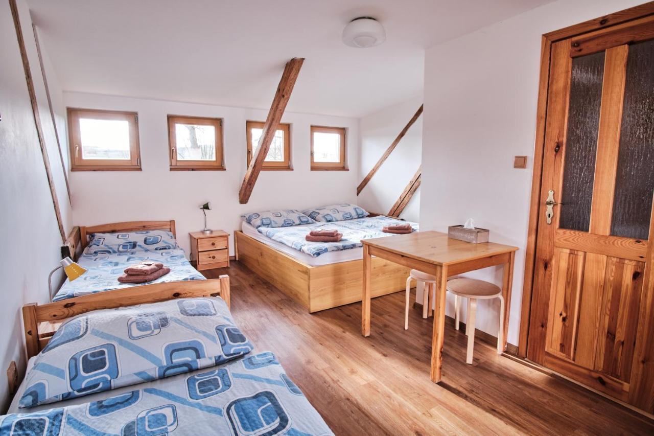Strnadovsky Mlyn Hotel Jesenice  ภายนอก รูปภาพ
