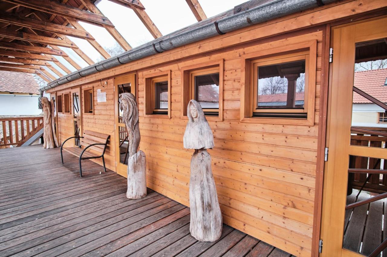 Strnadovsky Mlyn Hotel Jesenice  ภายนอก รูปภาพ
