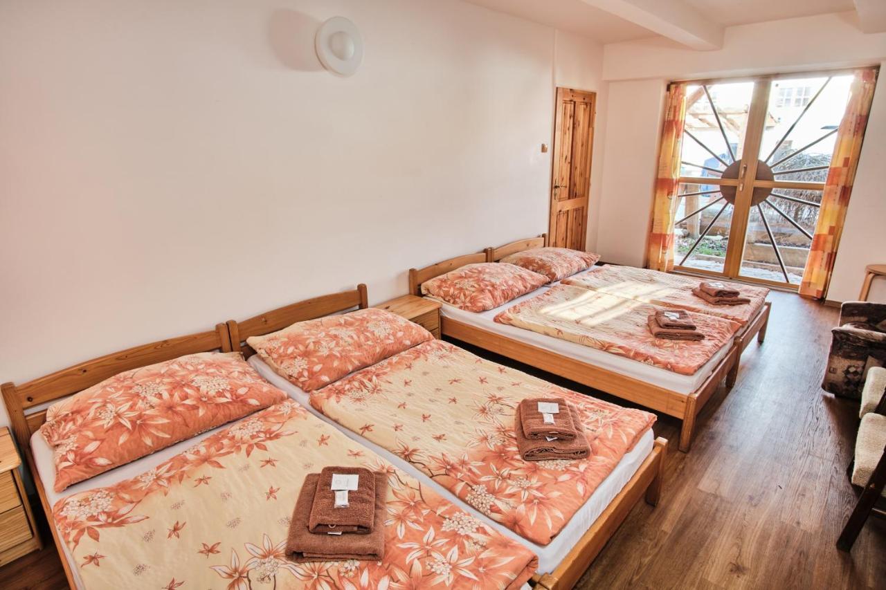 Strnadovsky Mlyn Hotel Jesenice  ภายนอก รูปภาพ