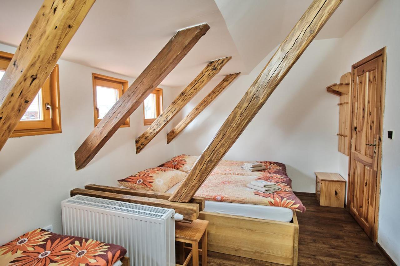 Strnadovsky Mlyn Hotel Jesenice  ภายนอก รูปภาพ